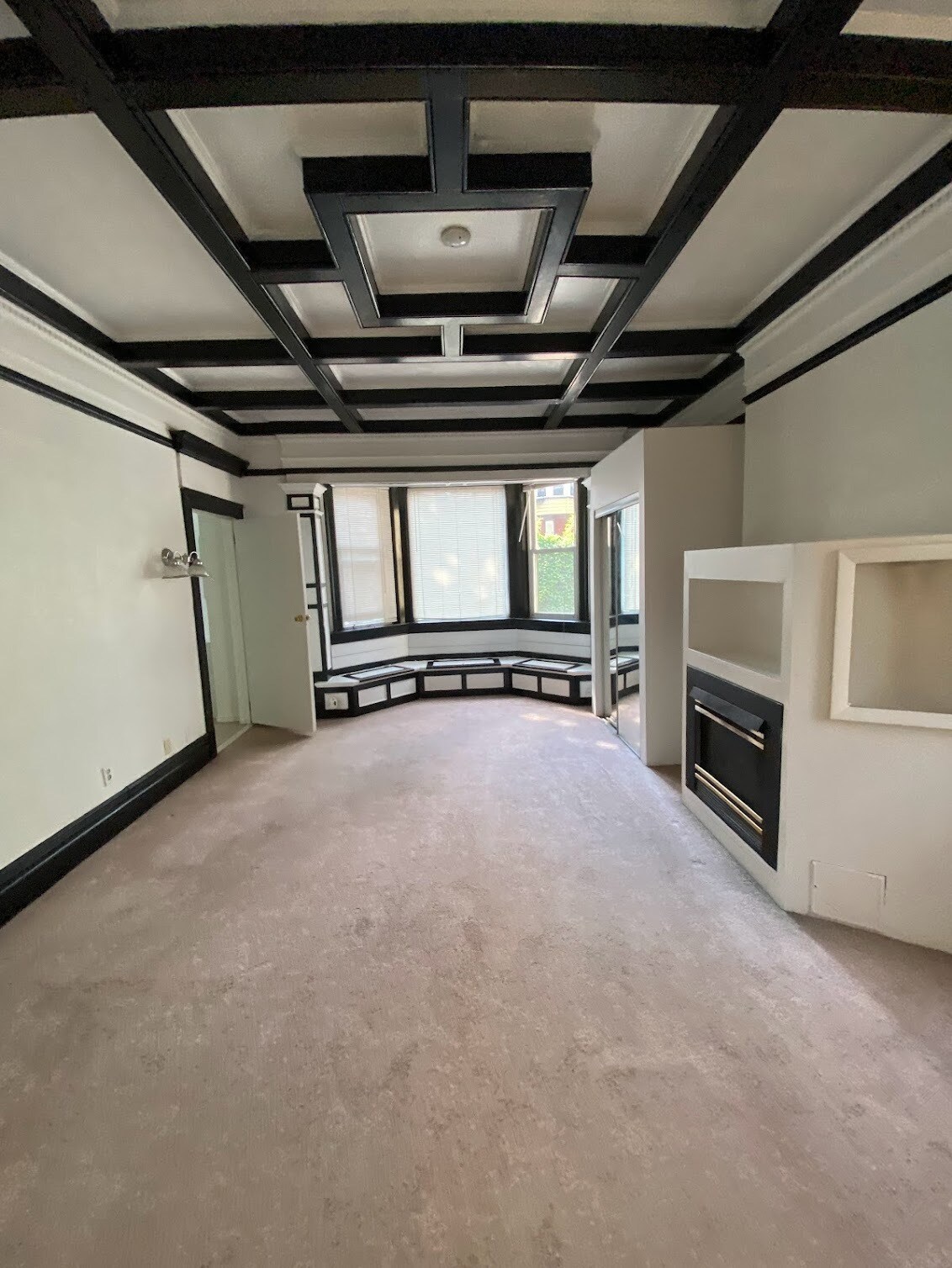 Building Photo - 370 S Negley Ave