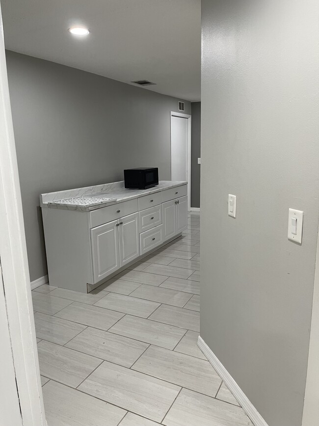 Building Photo - 6455 Jarvis Rd