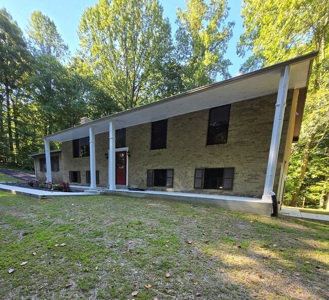 Primary Photo - Beautiful Big Home in Huntingtown