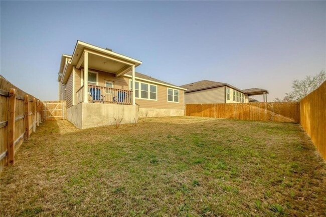 Building Photo - 173 Flexus Ln