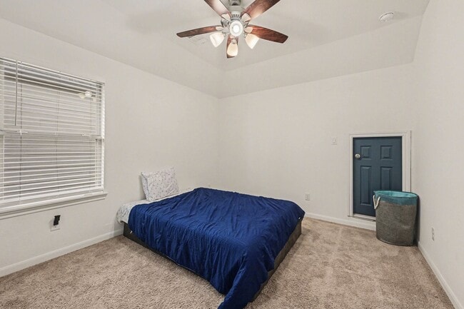 Building Photo - 2107 Brooke Avery Dr