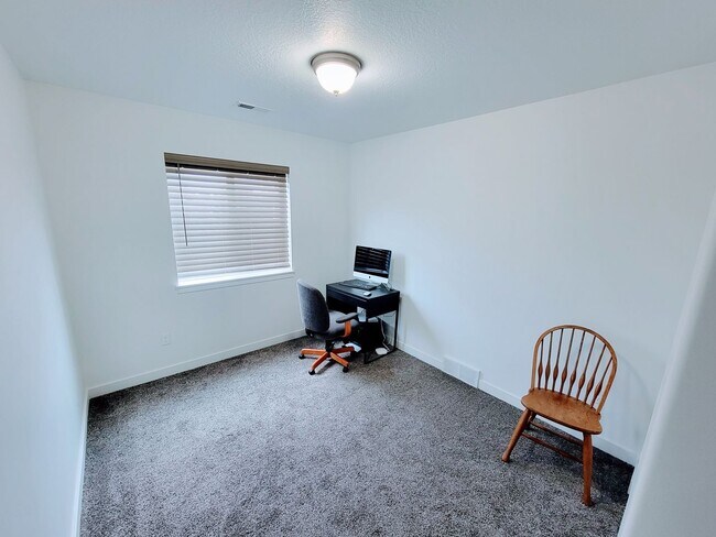 Building Photo - 1049 Albion Meadow Way