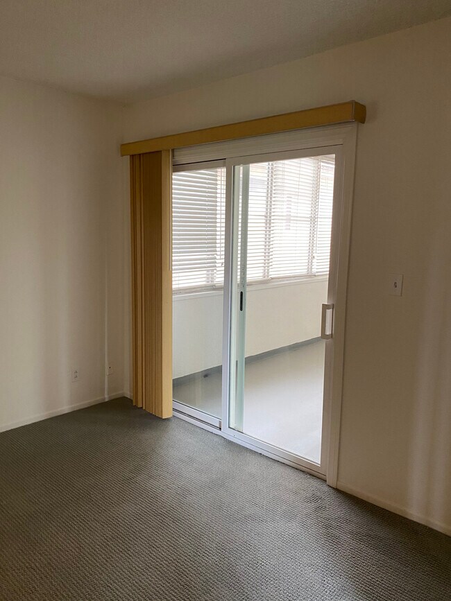 Main Bedroom Patio Door - 11983 Walnut Ln