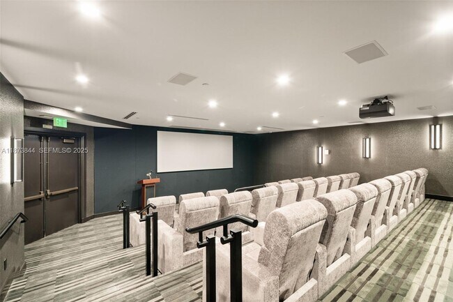 Building Photo - 21200 Point Pl