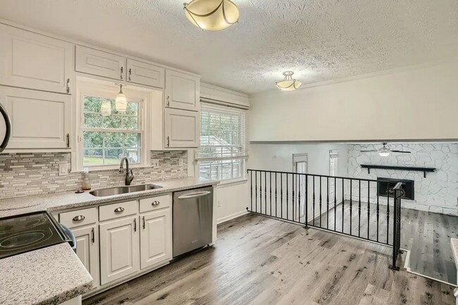 Building Photo - Updated 3BR Home on Corner Lot in Whitewater School District