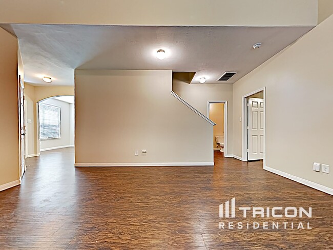 Building Photo - 21439 Palma Grove Way