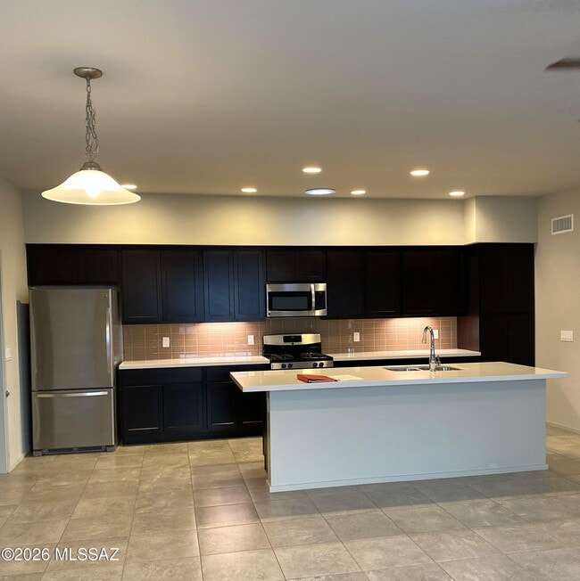 Building Photo - 3026 N Dasylirion Dr