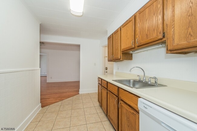 Building Photo - 55 Madison St