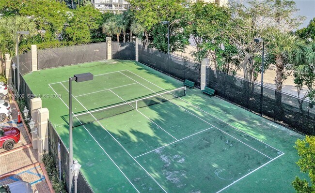 Building Photo - 2475 Brickell Ave