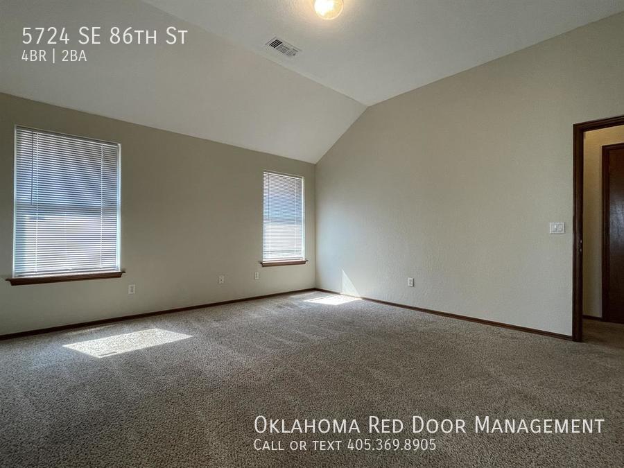 Building Photo - 5724 SE 86th St