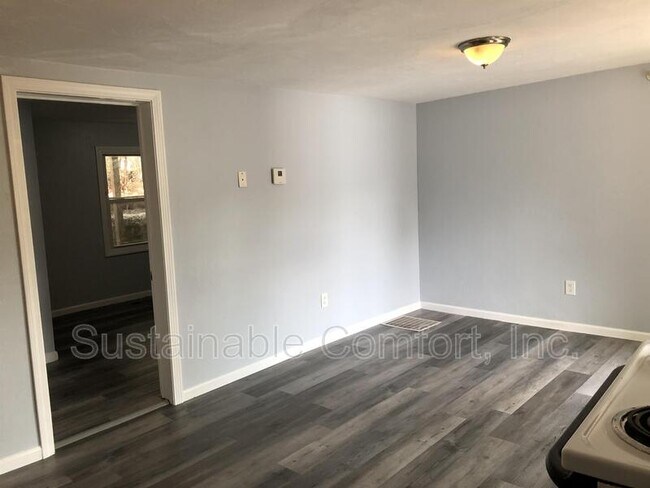 Building Photo - 6 Milton St