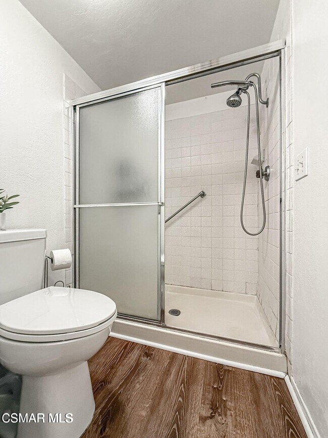 Building Photo - 560 Chapala Dr