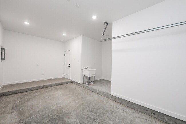 Building Photo - 8218 Casa Verde Rd