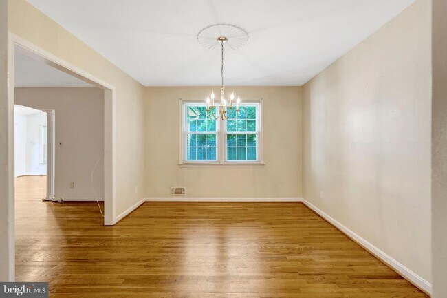 Building Photo - 8916 Braeburn Dr