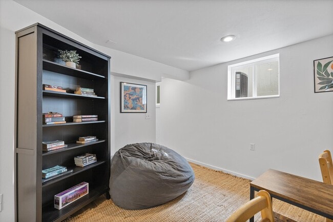 Building Photo - 7227 SE Hawthorne Blvd