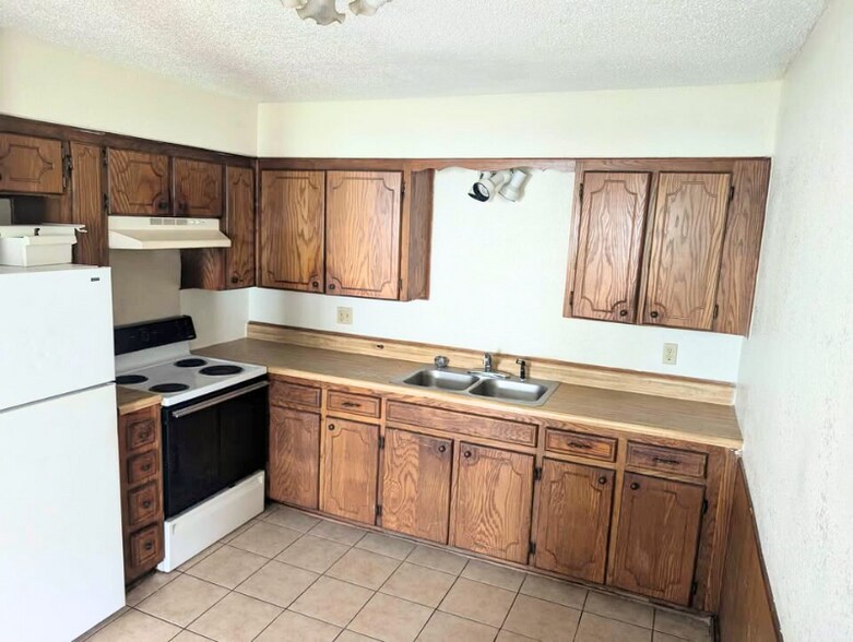 Building Photo - 505 Hackberry St