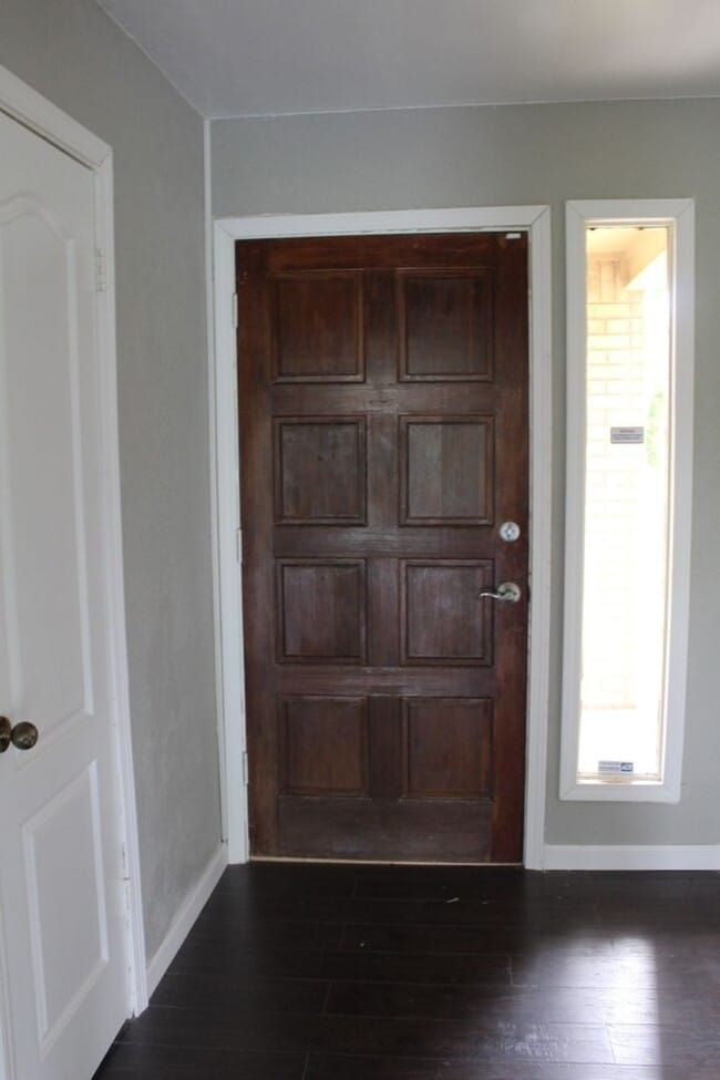 Building Photo - Welcome home!