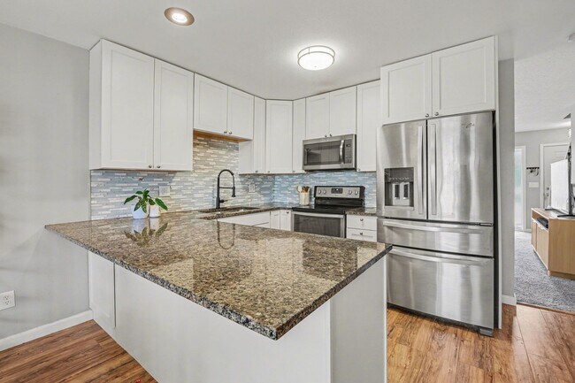 Building Photo - Updated 3-Bedroom Condo Near Downtown Fort Collins!
