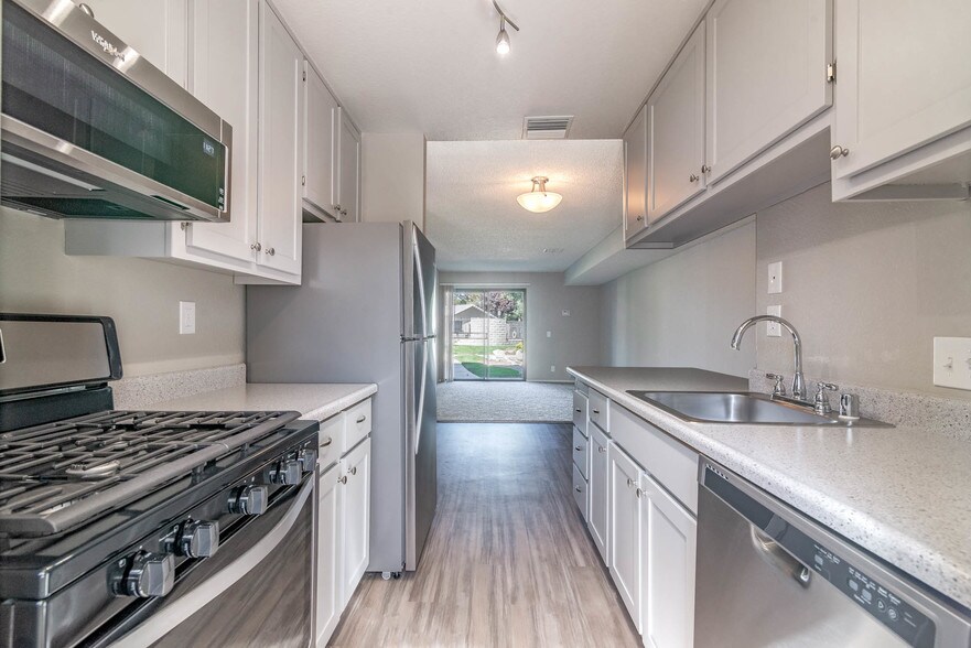 Sunset Ridge Apartments 43436 16th St W Lancaster CA 93534