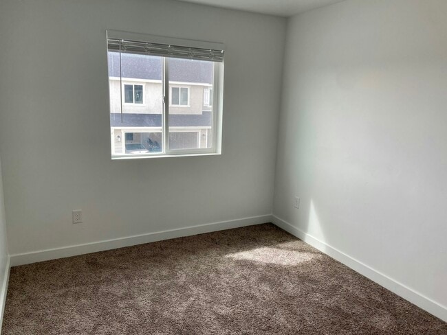 Building Photo - 3933 Orinda Dr