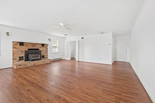Building Photo - 3605 Weiss Ln