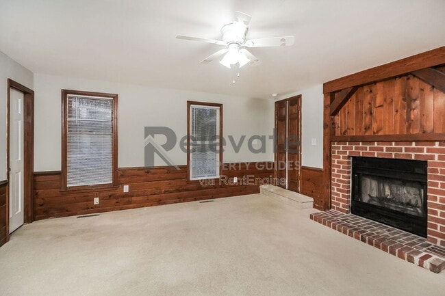 Building Photo - 8247 Fourscore Dr