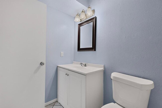 Building Photo - 2450 Wickersham Ln