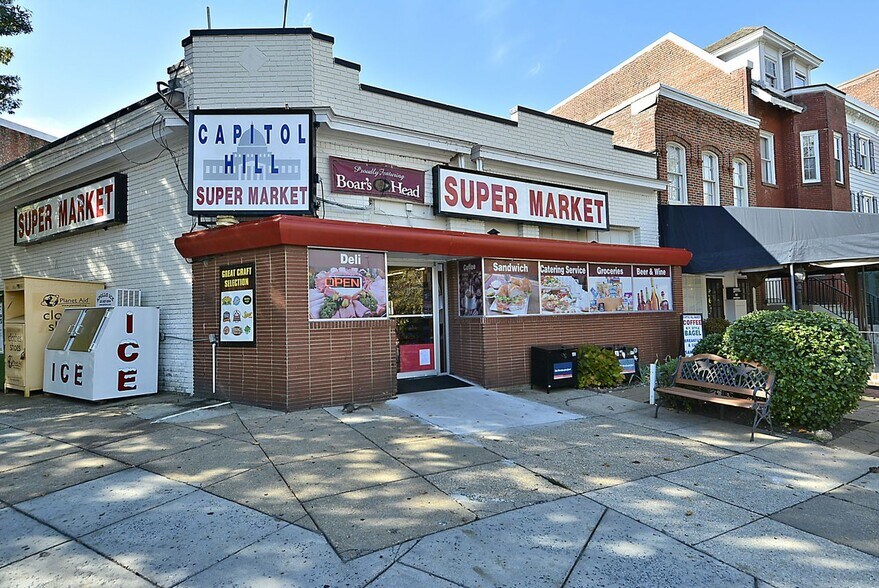 Building Photo - 1110 3rd St NE