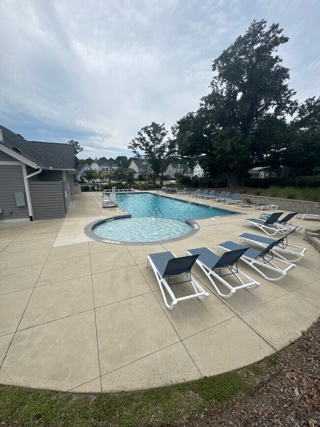 Building Photo - 78 Violetear Rdg