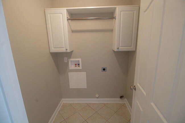 Building Photo - 7106 Stanwood Dr