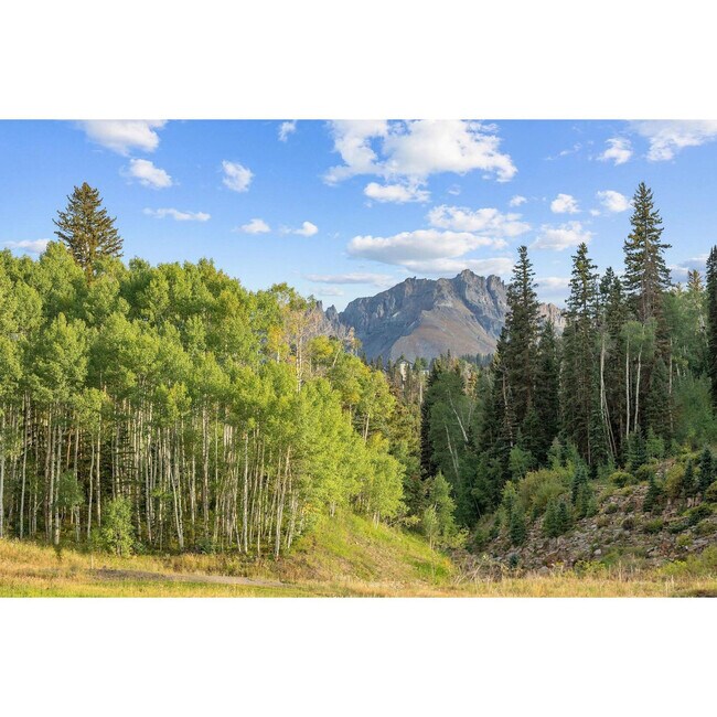 Building Photo - 404 Adams Ranch Rd