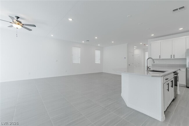 Building Photo - 7685 Vibrant Peak Ave