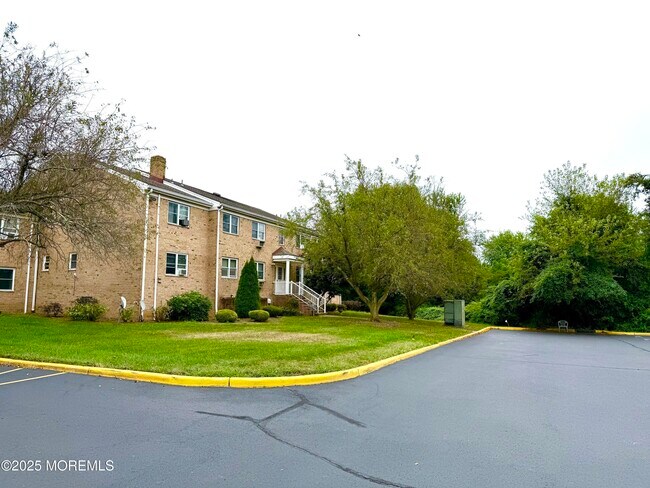 Building Photo - 64 Manchester Ct