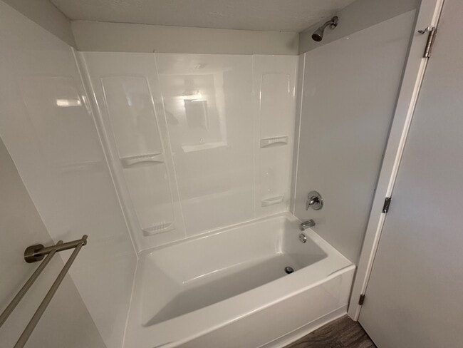 Building Photo - 1079 E 3300 S