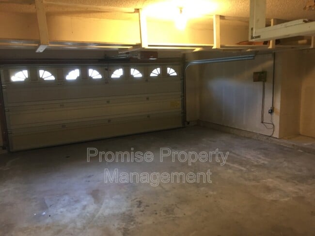 Building Photo - 1744 Calle Platico