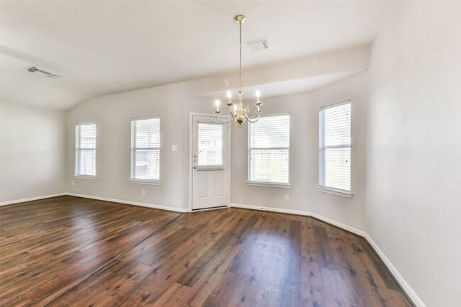 Building Photo - 3863 Silver Hawk Dr