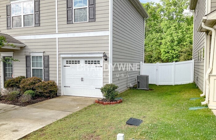 Building Photo - 108 Howard Ave