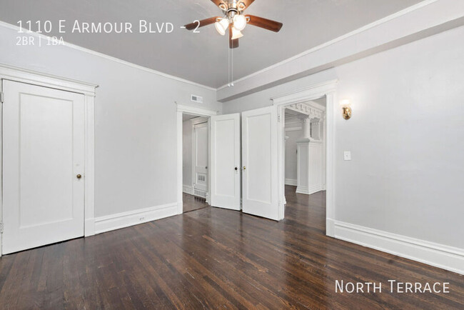 Building Photo - Big, Dreamy, VINTAGE 2BR Apartment - Near ...