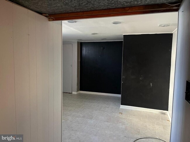 Building Photo - 3806 Byxbee Rd