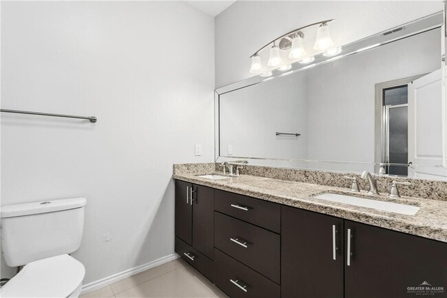 Building Photo - 14 Lancelot