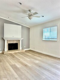 Building Photo - 1702 Royal Hill Dr