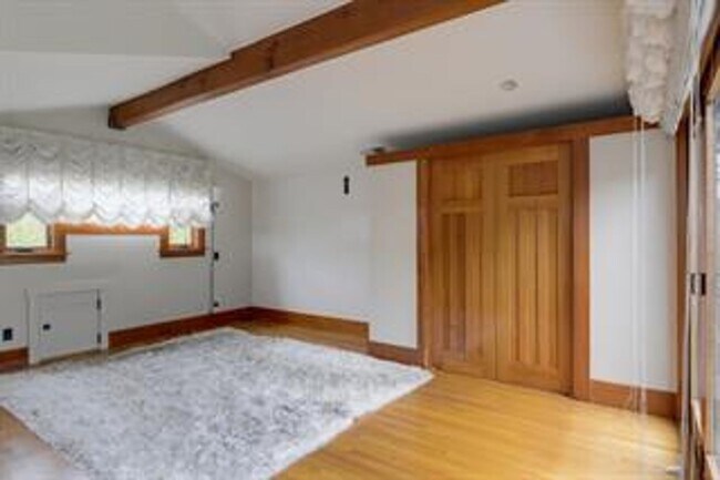 Building Photo - Craftsman Custom built home