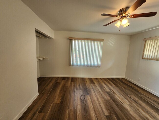 Building Photo - 8042 Taylor Dr