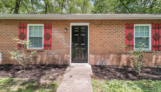 Building Photo - Charming Downtown Clarksville Home!