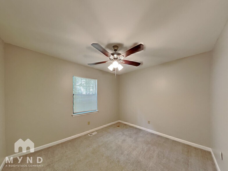 Building Photo - 4020 Hudson Dr