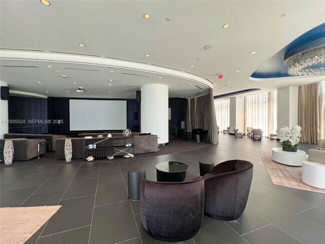 Building Photo - 851 NE 1st Ave