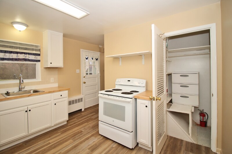 Building Photo - 322 Hays Rd