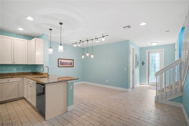 Building Photo - 15820 Portofino Springs Blvd