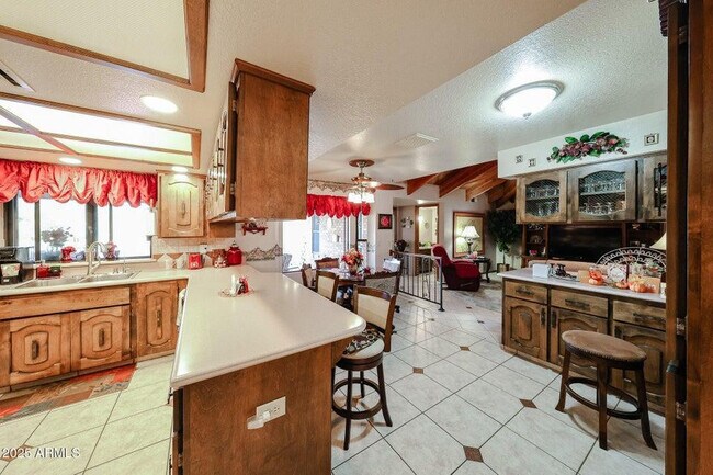 Building Photo - 1322 W Aster Dr