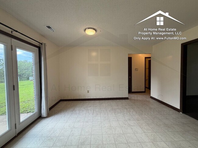 Building Photo - 617 Westview Dr